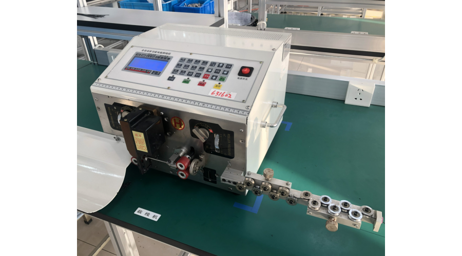 Automatic wire stripping and cutting machine